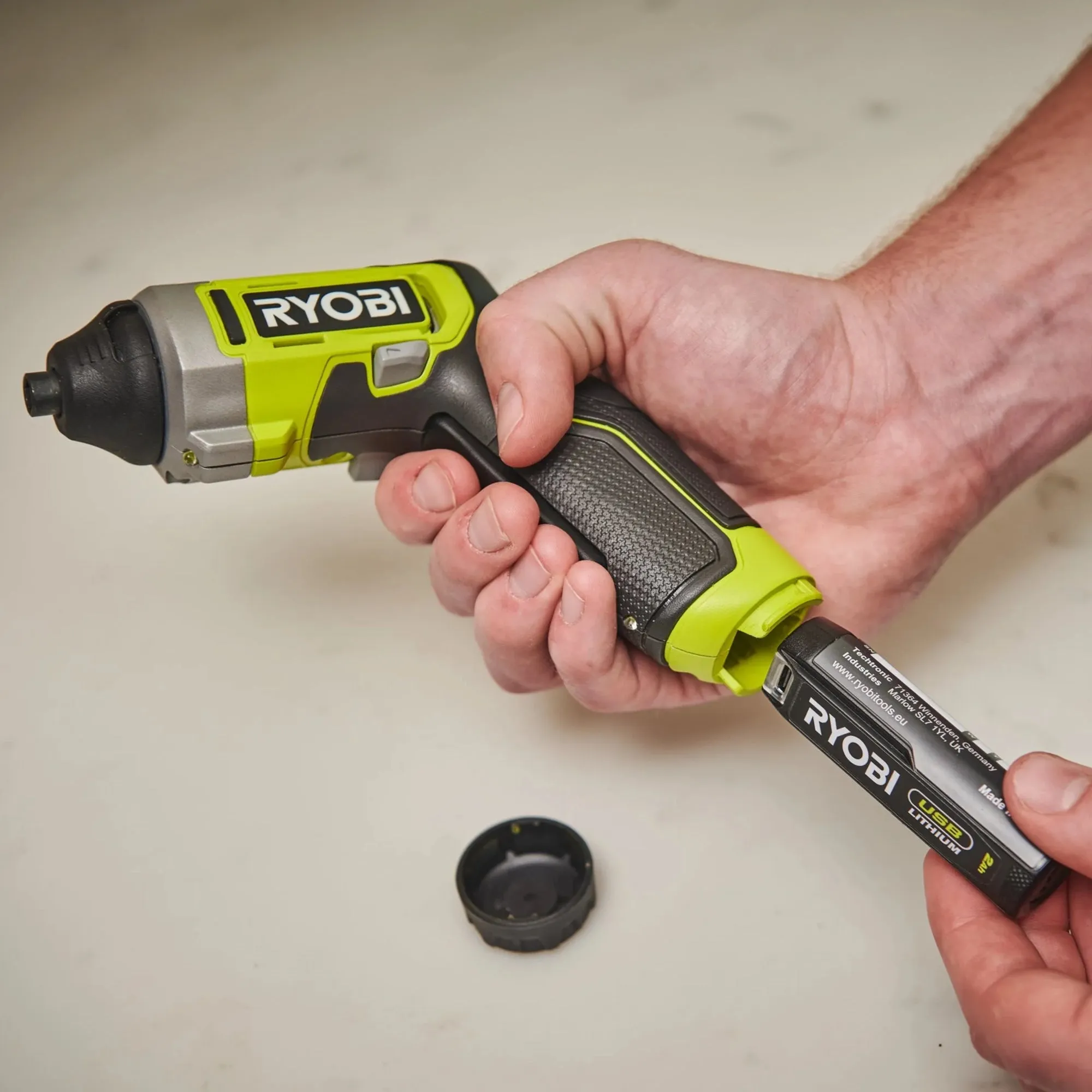 Tournevis ergonomique Ryobi RSD4-120T 4V 2Ah
