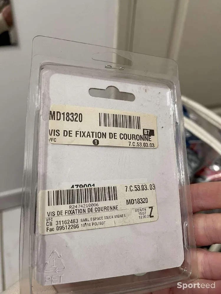 Vis couronne  neuf Ajouté le : 13/12/2023